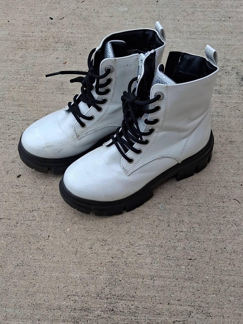 Sketchers White Boots Girls 2